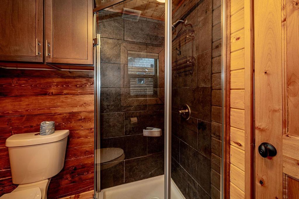 Lakeshore Lodging Cabins Хоумър Екстериор снимка