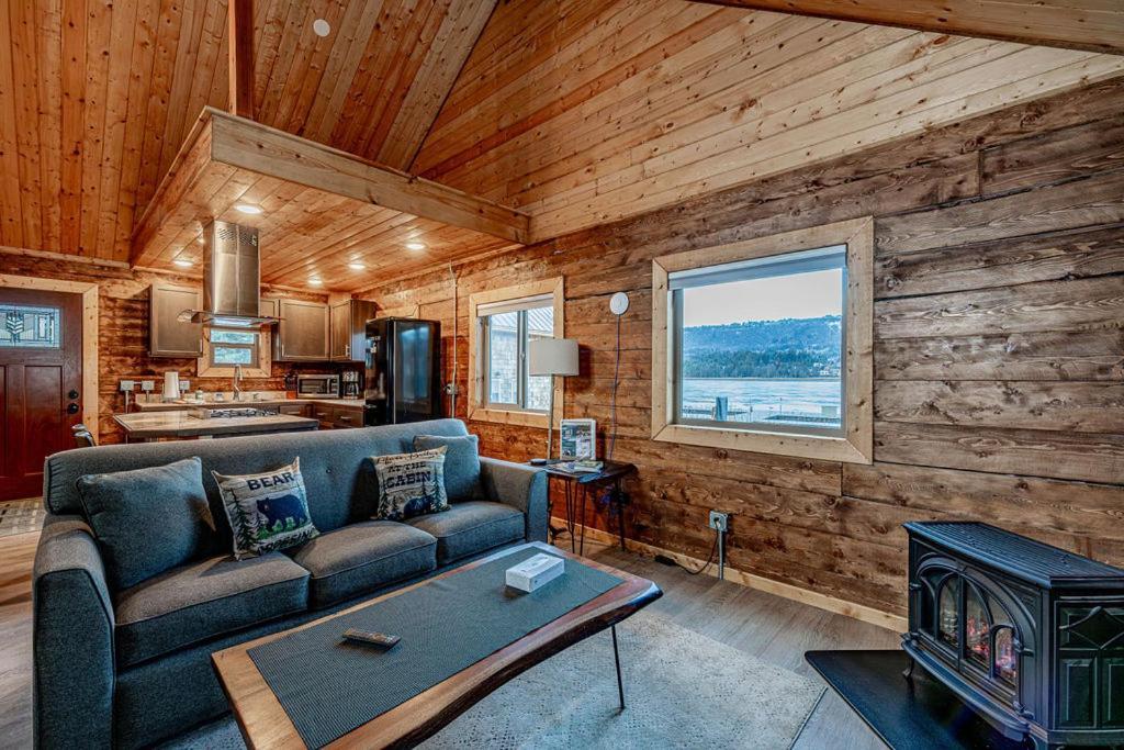 Lakeshore Lodging Cabins Хоумър Екстериор снимка