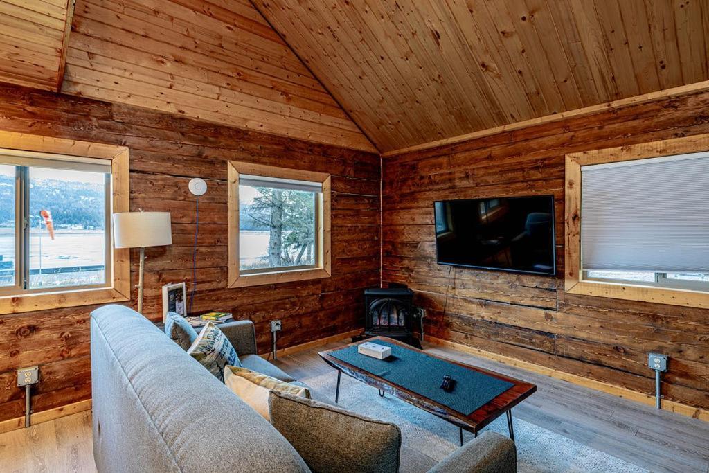 Lakeshore Lodging Cabins Хоумър Екстериор снимка